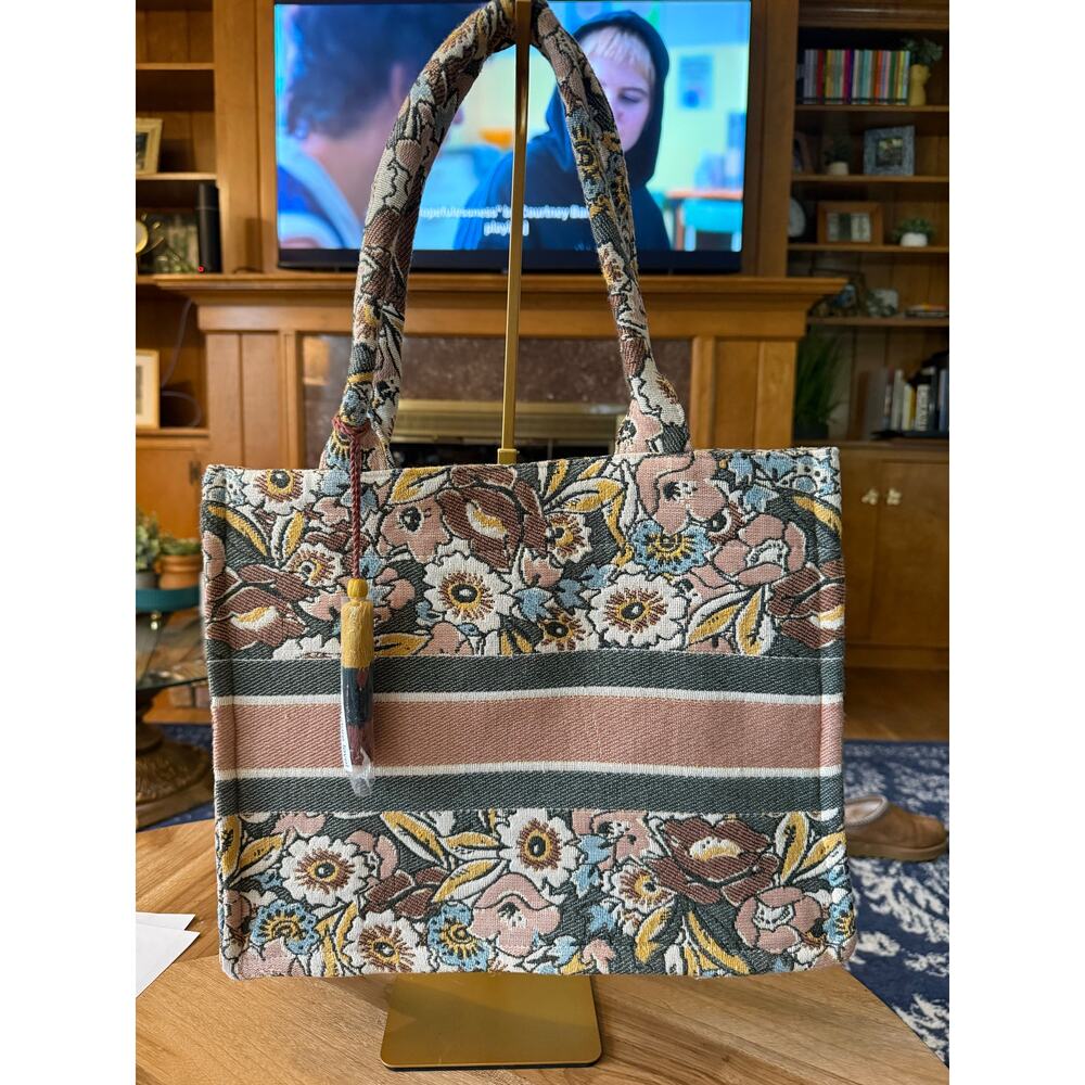 NWOT Nalini Floral Square Tote with Tassel
